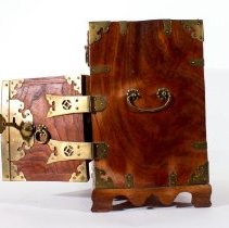 Oriental chest with 4 drawers - Right side, doors open